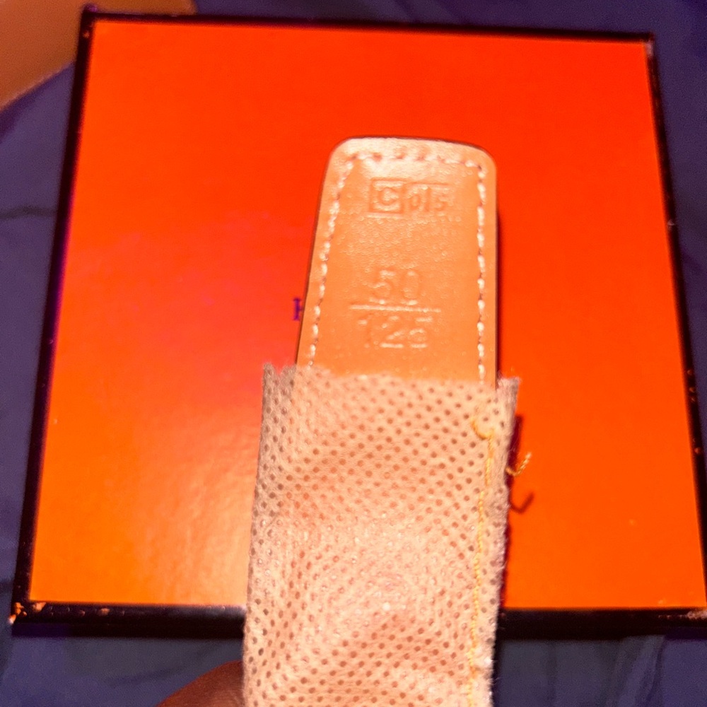 Black Leather Men's Belt with Silver H Buckle - Picture 3 of 5